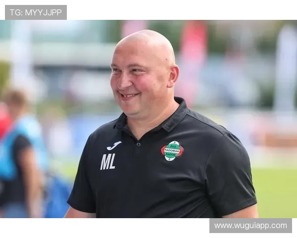 格罗西茨基：未竟的国脚梦与莱万的兄弟情仇(1)